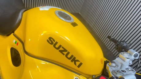 Suzuki GSX 1999 ALL COMPLETE 39K SPARES OR REPAIR PROJECT 600CC 16