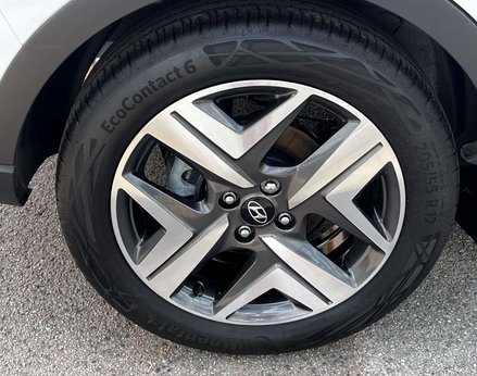 Hyundai BAYON 1.0 Bayon Premium TGDi MHEV Auto 5dr 13