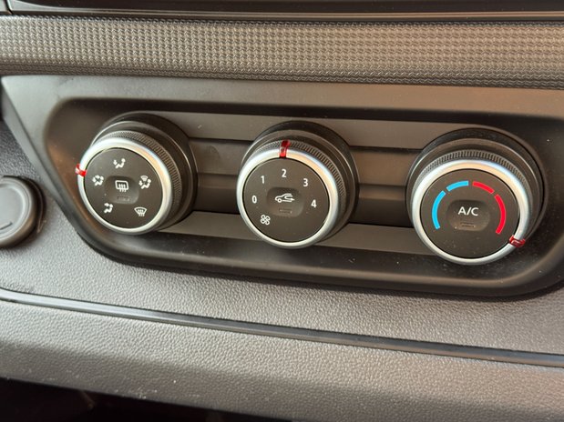 Renault Trafic LWB L2H1 Low roof Advance LL30 Aircon Sensors EURO 6 38