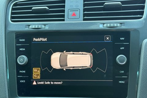Volkswagen Golf MATCH TDI - 1 OWNER - 11 SERVICES - VAT QUALIFYING - APPLE CAR PLAY 40