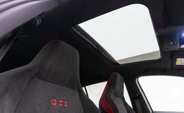 Volkswagen Golf GTI Clubsport 45 11