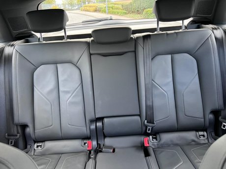 Audi Q3 1.5 TFSI CoD 35 S line S Tronic Euro 6 (s/s) 5dr 33