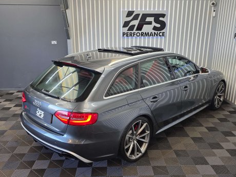 Audi RS4 4.2 FSI V8 Estate 5dr Petrol S Tronic quattro Euro 5 (450 ps) 46