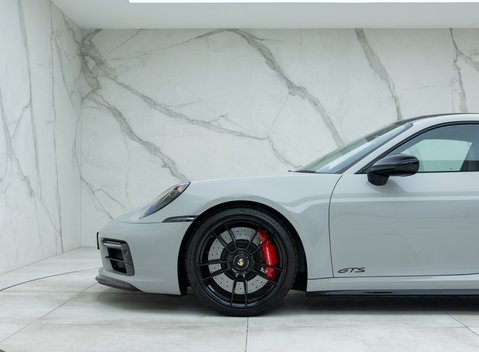 Porsche 911 Carrera GTS (992) 28