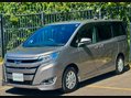 Toyota Noah Hybrid 1.8 27