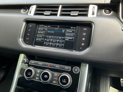Land Rover Range Rover Sport 4.4 SD V8 Autobiography Dynamic Auto 4WD Euro 6 (s/s) 5dr 31