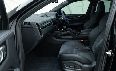 Porsche Cayenne Turbo GT 14