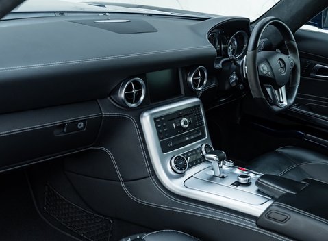 Mercedes-Benz SLS AMG 17