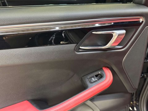Porsche Macan 3.0 Macan S D Semi-Auto 4WD 5dr 74
