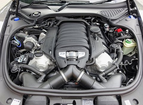 Porsche Panamera GTS 29