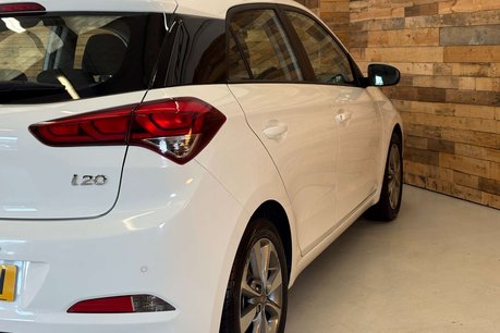 Hyundai i20 1.2 Blue Drive SE Hatchback 5dr Petrol Manual Euro 6 (s/s) (84 ps) 81