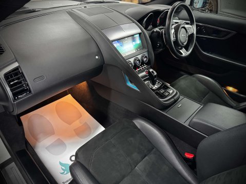 Jaguar F-Type 2.0 F-Type I4 R-Dynamic Auto 3dr 64