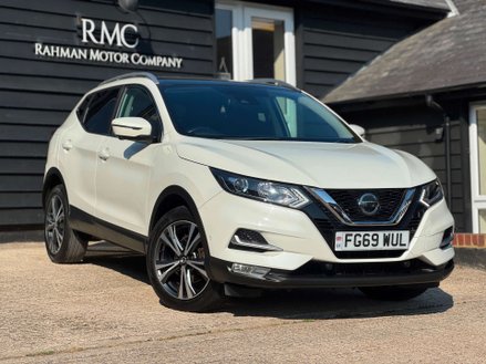 Nissan Qashqai 1.3 DIG-T N-Connecta SUV 5dr Petrol Manual Euro 6 (s/s) (160 ps)