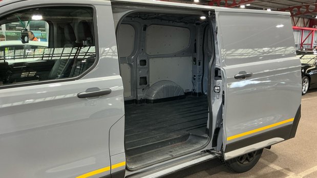 Ford Transit Custom SWB L1H1 Low Roof Trail 320 Air Con Alloys Sensors Cam EURO 6 8
