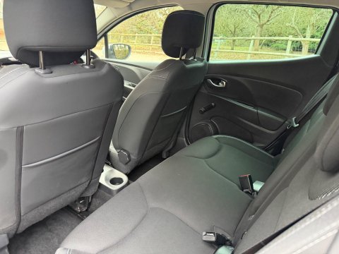 Renault Clio 0.9 TCe Iconic Euro 6 (s/s) 5dr 16