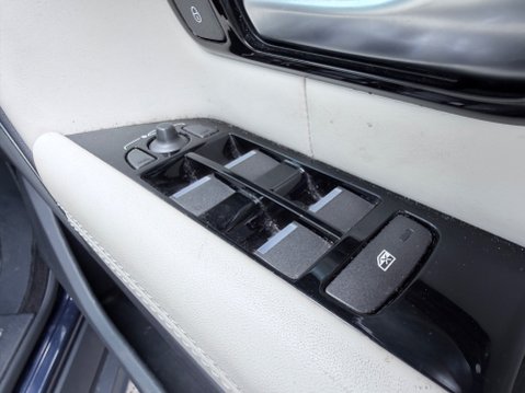 Land Rover Range Rover Evoque TD4 HSE DYNAMIC LUX 24