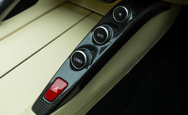 Ferrari GTC4 Lusso T 23