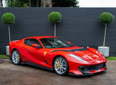 Ferrari 812 Competizione 2