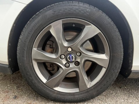 Volvo V40 2.0 D2 Lux Euro 6 (s/s) 5dr 27