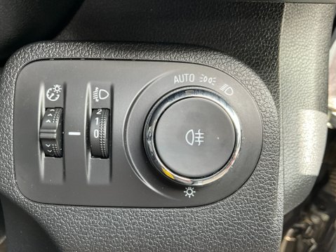 Vauxhall Combo 1.5 Turbo D 2300 Sportive L2 H1 Euro 6 (s/s) 4dr 28