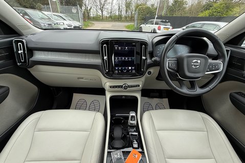 Volvo XC40 B4 INSCRIPTION MHEV 7