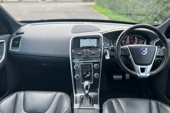 Volvo XC60 2.0 D4 R-DESIGN LUX NAV AUTO PAN ROOF 33