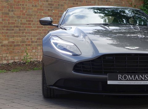 Aston Martin DB11 15