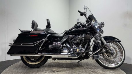 Harley-Davidson Touring 1690 FLHRC ROADKING CLASSIC 2012 TO MANY EXTRAS 21' WHEEL 1