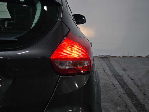 Ford Focus 1.0 Titanium 5dr 84