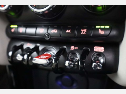 Mini Hatch 1.5 Cooper Exclusive Auto 3dr 47