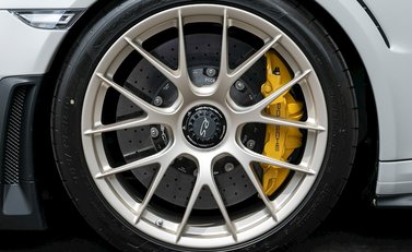 Porsche 911 (991) GT2 RS 10