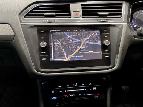 Volkswagen Tiguan Allspace 1.5 TSI Life SUV 5dr Petrol Manual Euro 6 (s/s) (150 ps) DAB Radio - Parkin 18