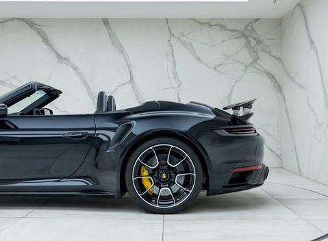 Porsche 911 Turbo S Cabriolet (992) 37