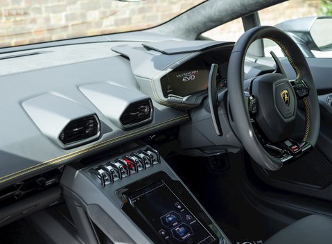 Lamborghini Huracan Spyder LP640-4 EVO 17