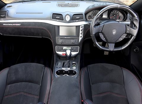 Maserati Grancabrio MC 22