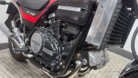 Honda VF750 MAGNA 1982 RUNNING PROJECT BIKE CLASSIC V4 750CC CRUISER 23