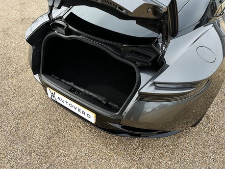 Aston Martin DB11 4.0L V8 Coupe 77