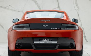 Aston Martin V12 Vantage S 8