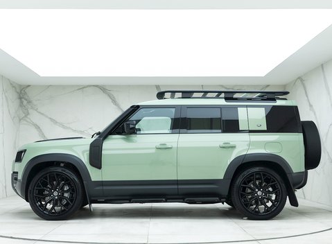 Land Rover Defender 110 75th Anniversary P400e 2