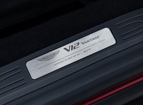 Aston Martin V12 Vantage 29