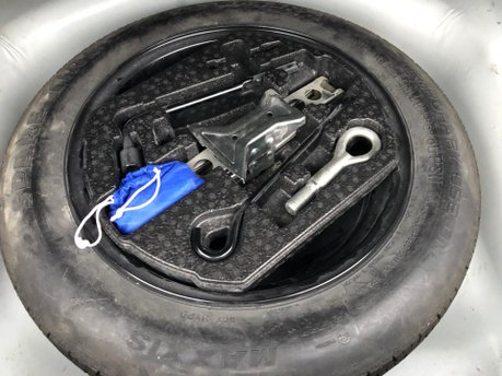 Suzuki SX4 S-Cross SZ4 1.6 petrol manual £165 tax, ULEZ compliant, service history 22