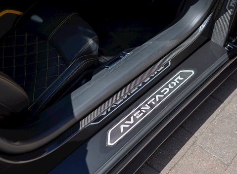 Lamborghini Aventador S LP740-4 26