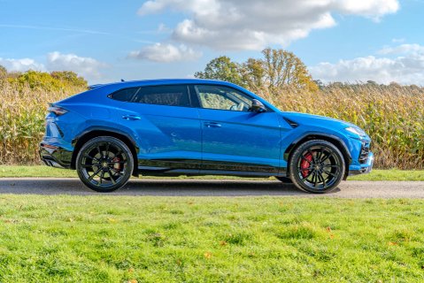 Lamborghini Urus V8 4