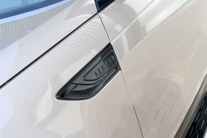 Land Rover Discovery 5