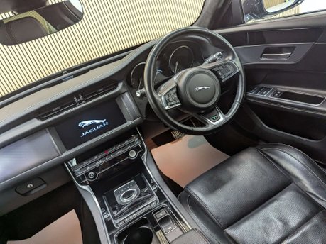 Jaguar XF 2.0 XF R-Sport D AWD Auto 4WD 5dr 57