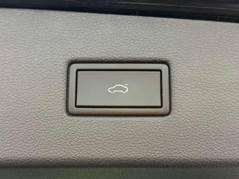 Volkswagen Tiguan 2.0 TDI R-Line Tech SUV 5dr Diesel DSG Euro 6 (s/s) (150 ps) 47