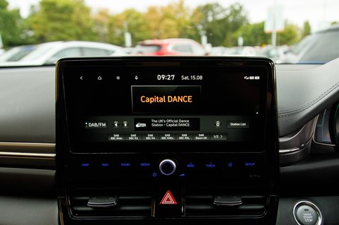 Hyundai IONIQ PREMIUM SE MHEV 17