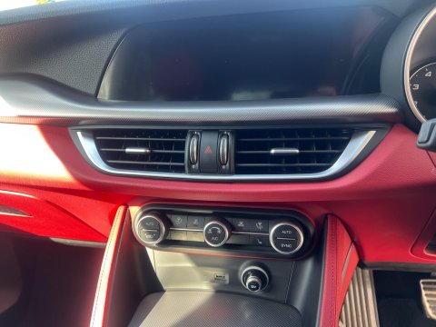 Alfa Romeo Stelvio TB VELOCE 37