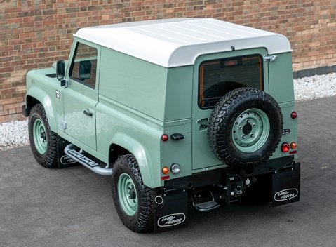 Land Rover Defender 90 Heritage Hard Top 7