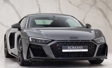 Audi R8 V10 Performance Carbon Black 4
